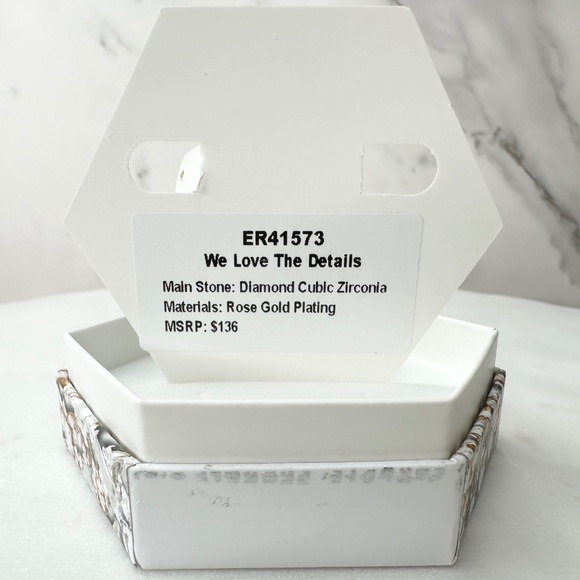 Bomb Party April We Love The Details Hoop Earrings ER41573 New with Tags - Picture 5 of 6